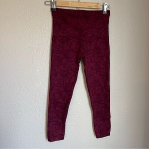 Spanx Size M Look At Me Now Crop Dark Rose Pattern Leggings 014